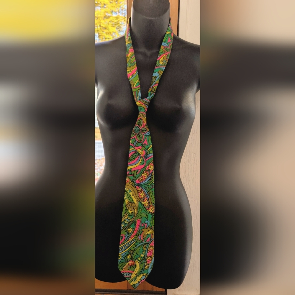 Colorful Vintage Psychedelic Paisley Tie